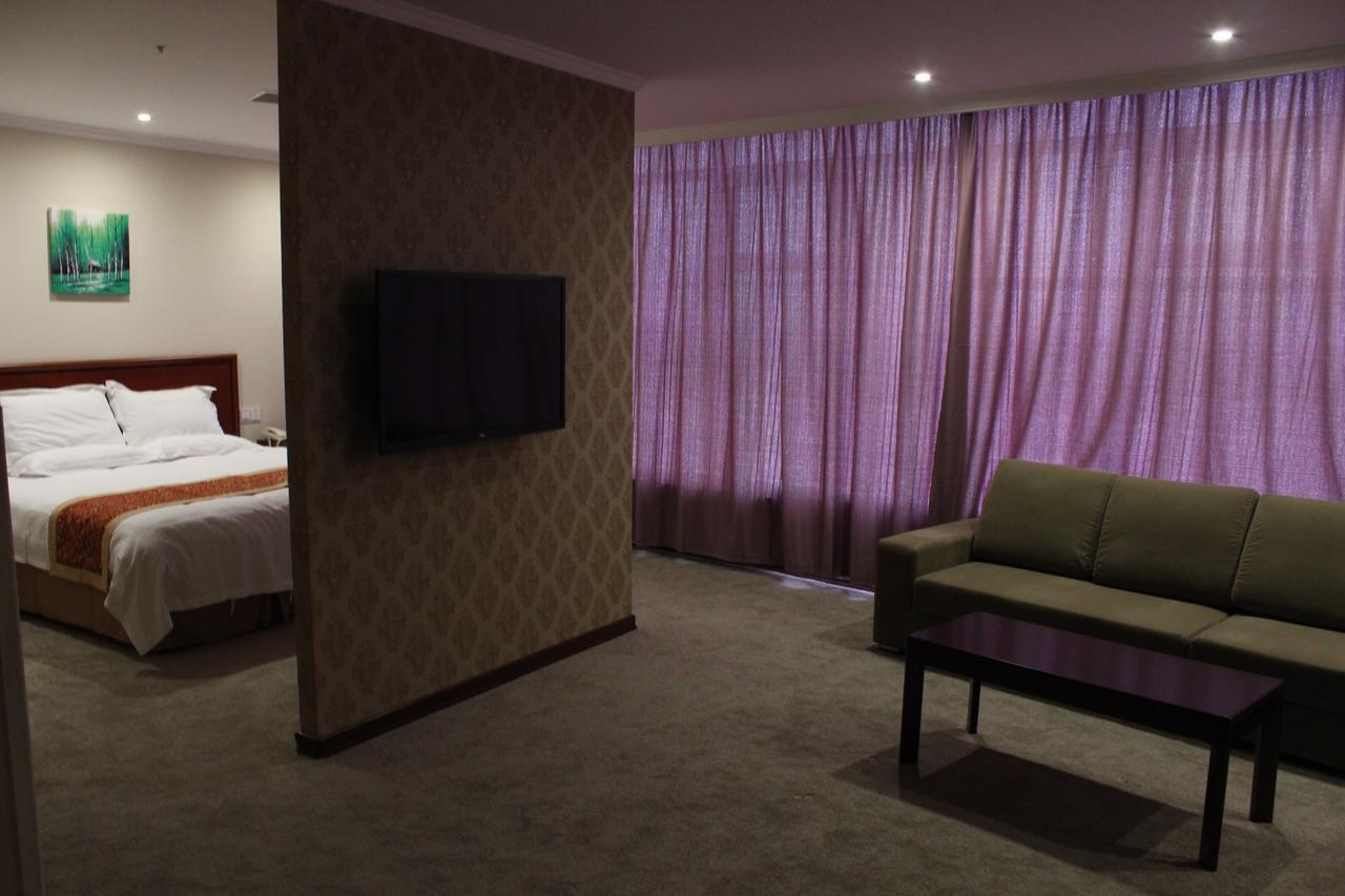 Greentree Inn Shanghai Expo Site South Yanggao Road Subway Station Express Hotel Exterior foto