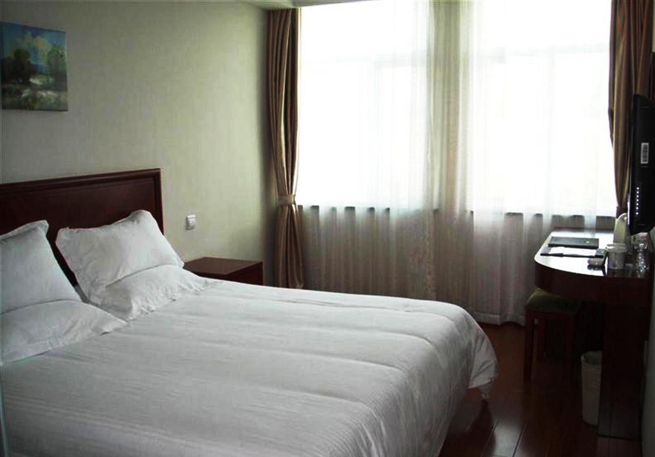 Greentree Inn Shanghai Expo Site South Yanggao Road Subway Station Express Hotel Exterior foto